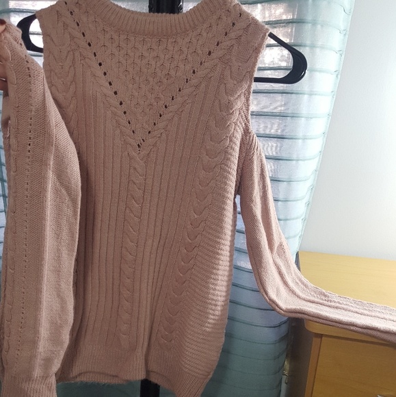 Dusty pink cold shoulder sweater - Picture 3 of 5